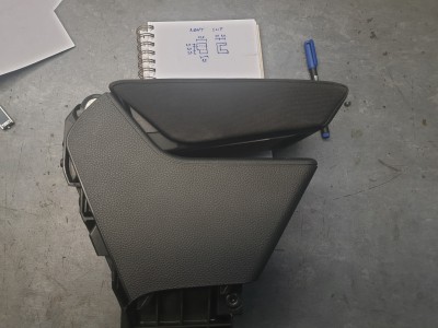 Fully closed while clips are holding it up