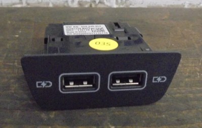 895679B9-FCF9-4C32-810C-E4030F9BA38B.jpeg (264.92 KiB) Viewed 4006 times Rear usb hubs