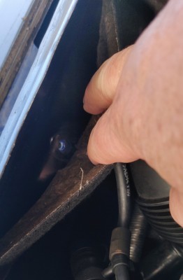 IMG_20200413_124058.jpg (928.37 KiB) Viewed 1836 times Pull felt forward once retainer and plastic nut removed
