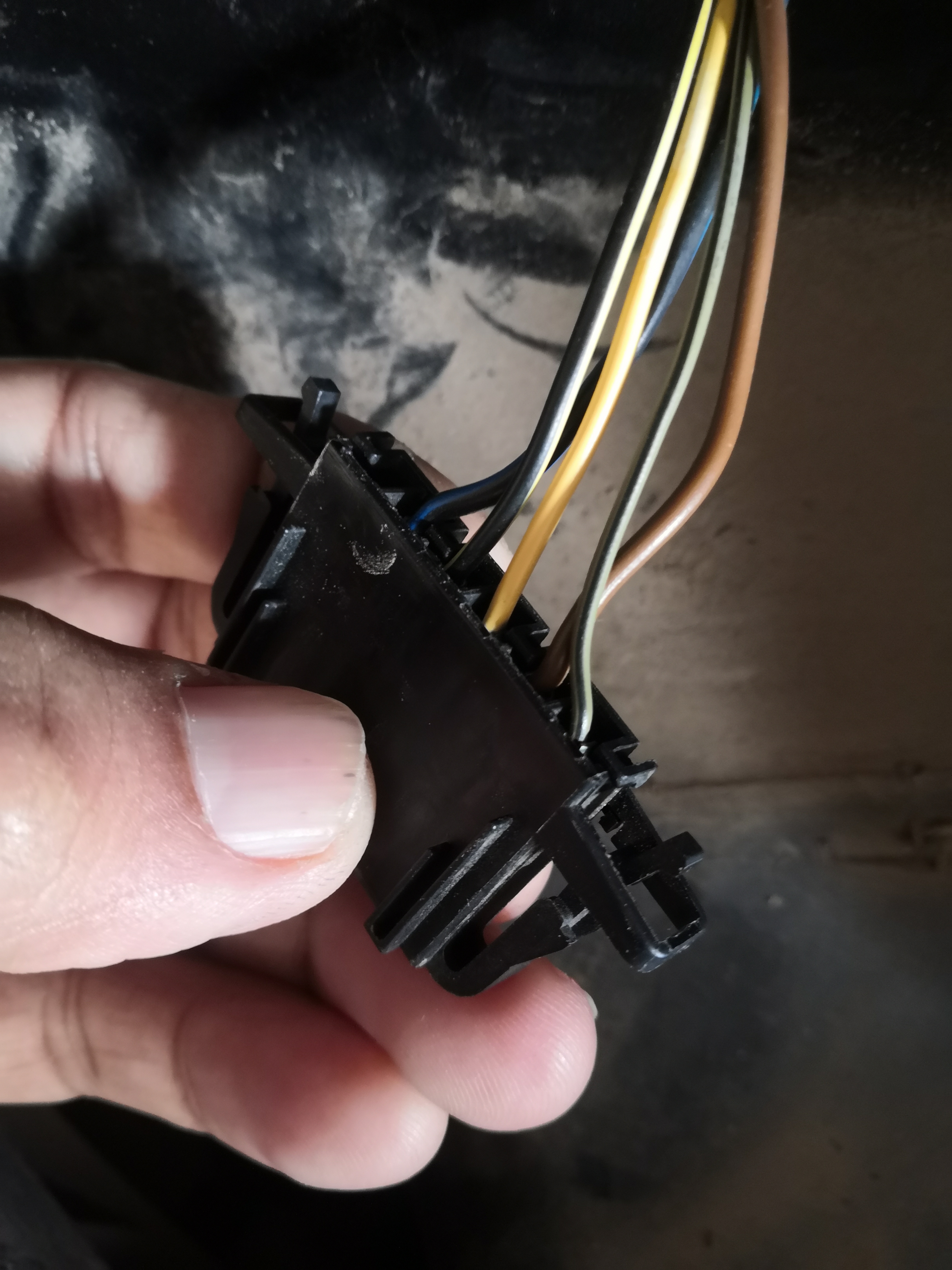 LH Tail Wire 1.jpg