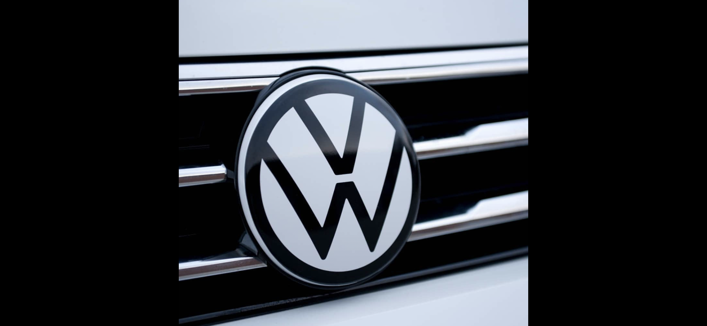 White Silhouette New style vw badge