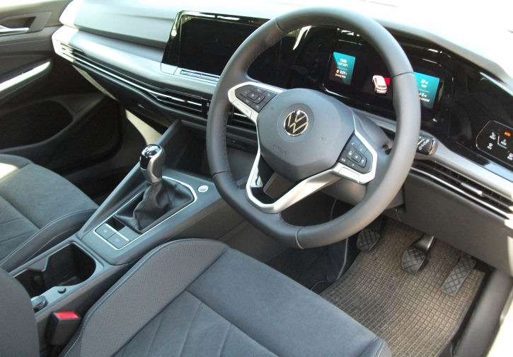 VW Golf8 21 Int.jpg