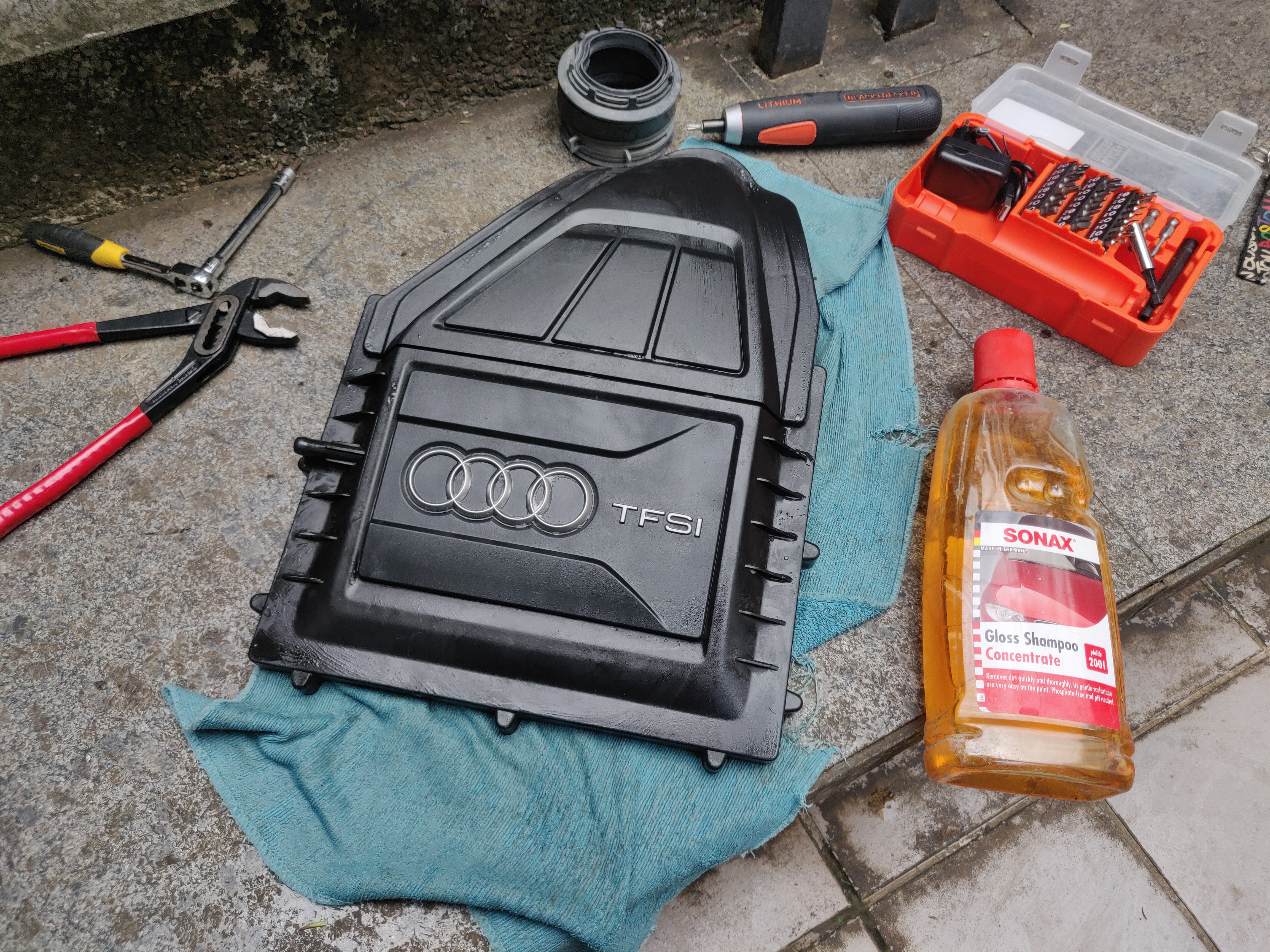 Audi Airboxes Washed with Sonax-squashed.jpg